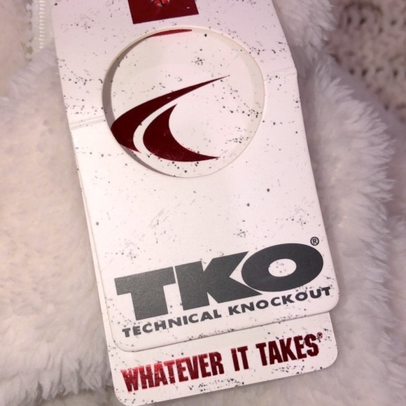 Technical Knockout white pullover Sherpa size large new with tags - Picture 4 of 5